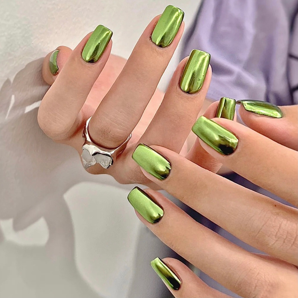 green press on nails short square fake nails reflective mirror false nails green acrylic nails chrome press on nails shiny artificial nails full cover stick on nails glossy glue on nails for women details 0