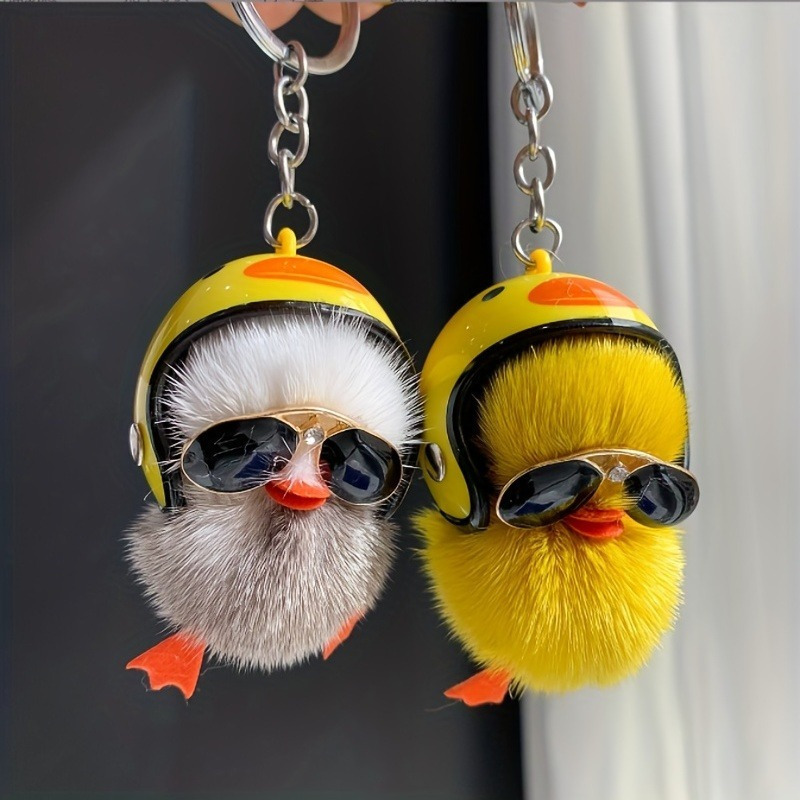 

1pc, Adorable Funny Fluffy Chicken Keychain, Wearing Sunglasses &helmet Cool Duckling Keychain, For Men Women Bags Car Keys Decors, Car Hanging Supplies, Gift Souvenir