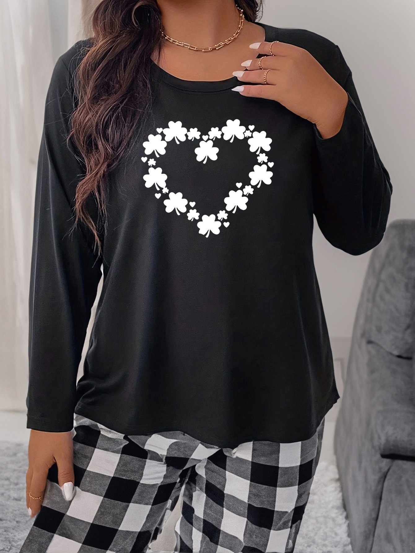 YWDJ Valentine's Day Shirts for Women Graphic Tees Clover Print