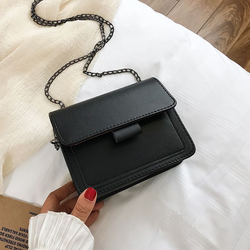 Small purse with online chain strap