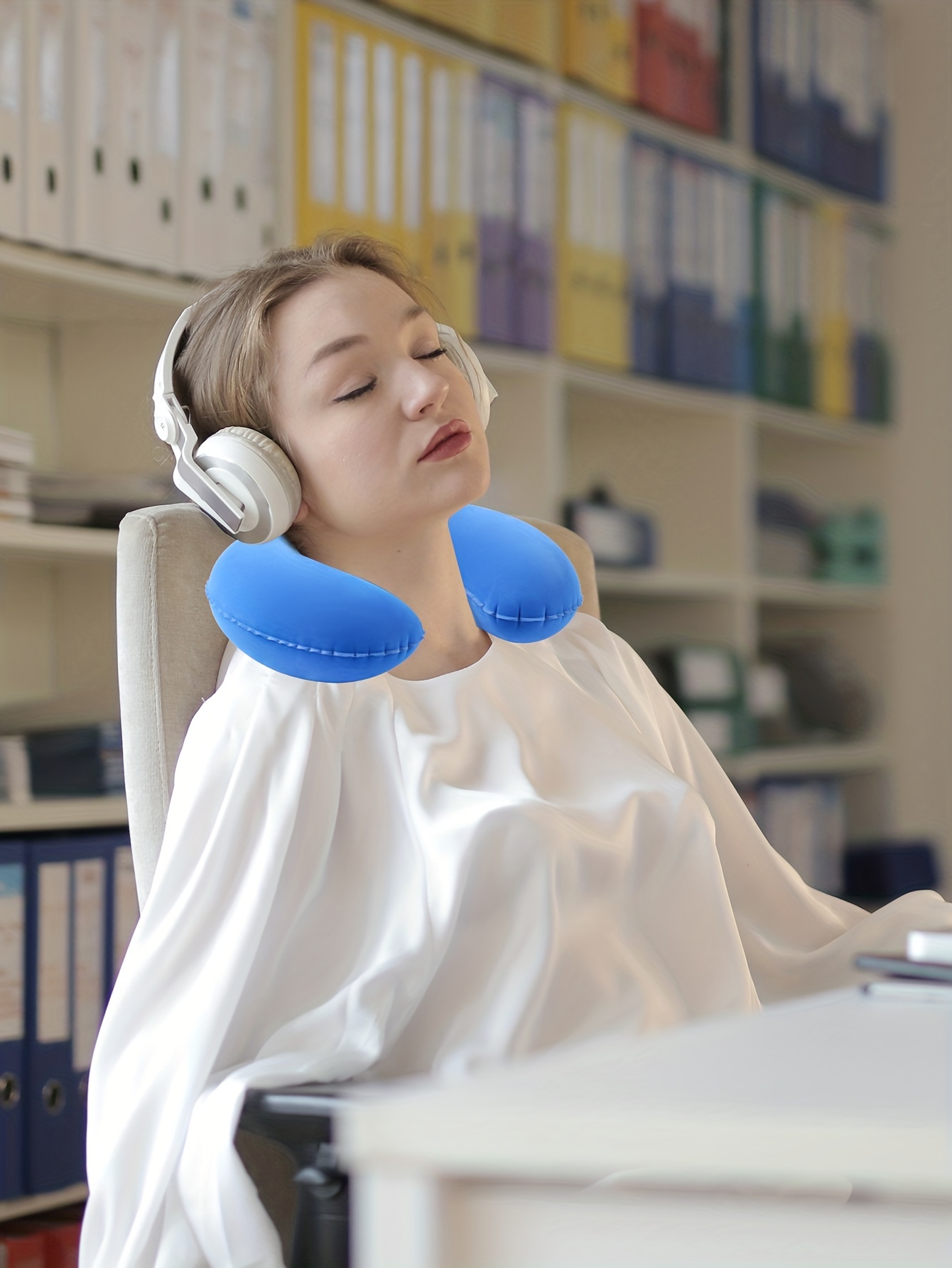 1pc Travel Inflatable Pillow - Long Distance Travel Neck Pillow U-Shaped Inflatable Pillow/Travel Pillow.