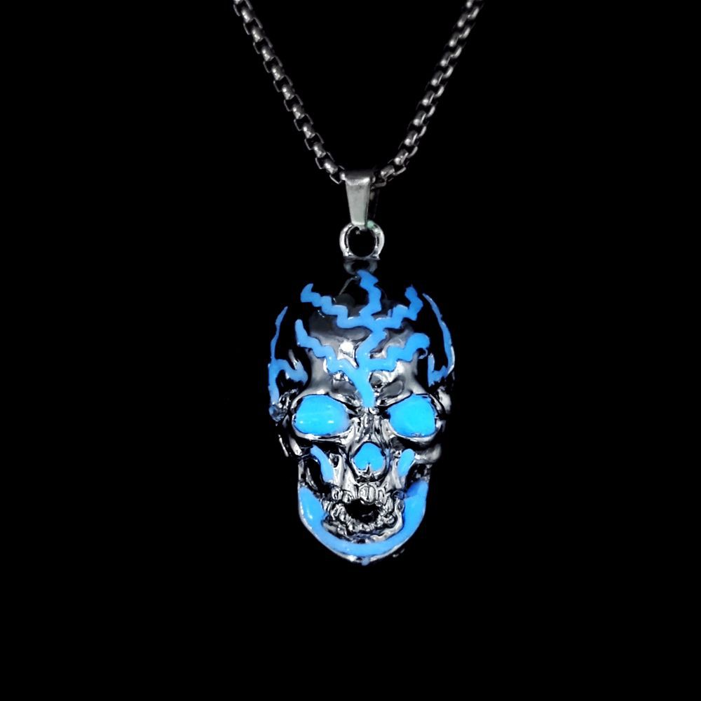 

1pc Long Hip-hop Luminous Necklace, Evil Glowing Skull Necklace Holiday Gift For Men