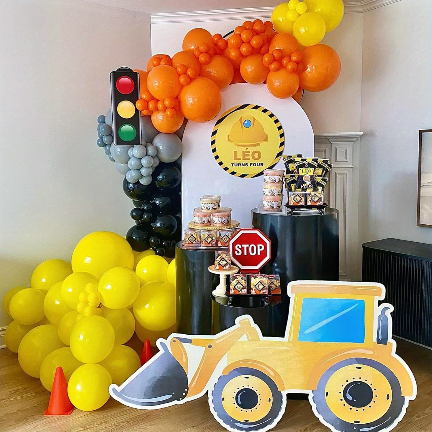  kreat4joy Decoraciones de fiesta de cumpleaños de construcción  de 3 años, decoraciones de tercer cumpleaños para niños, arco de globos  negro, amarillo y naranja, camión volquete número 3, globo de aluminio