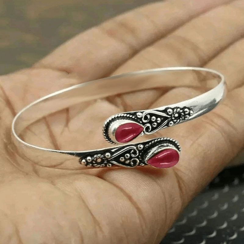 Danish zehen hot sale hand bracelet