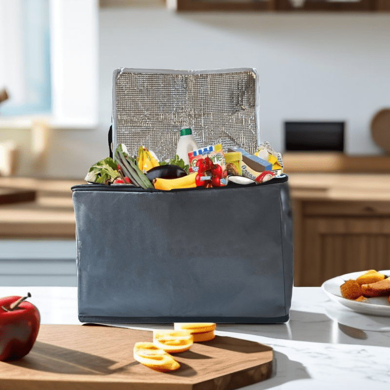 Insulated food bags keep food sales warm