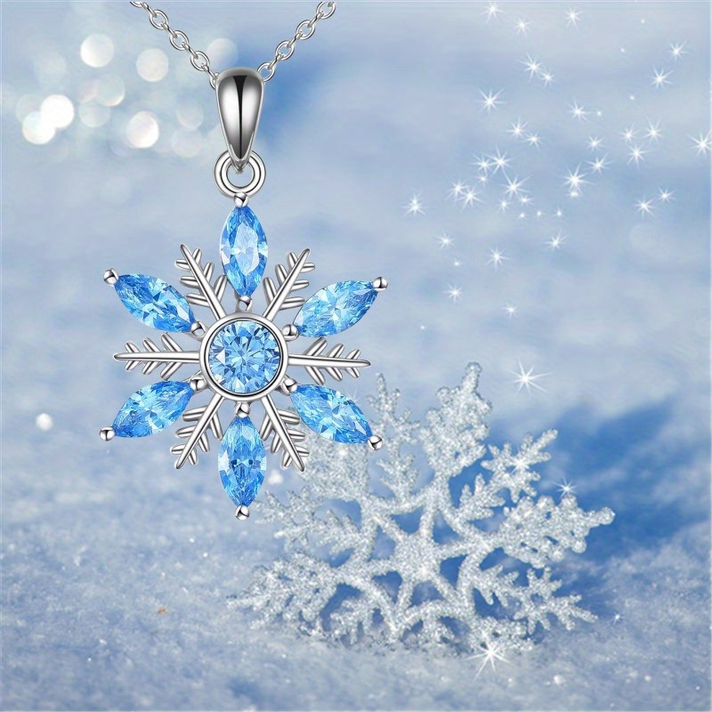       pendant   inlaid         jewelry details 1