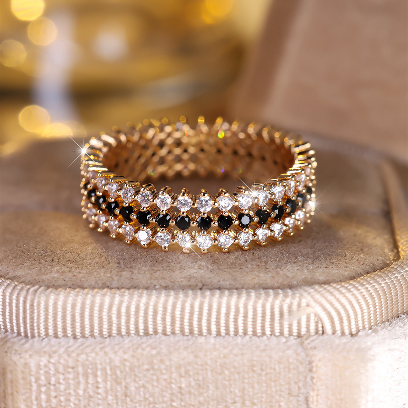 

Stylish Band Ring Paved Full Of Shining Zirconia Engagement/ Wedding Ring Evening Party Decor Dupes Luxury Jewelry