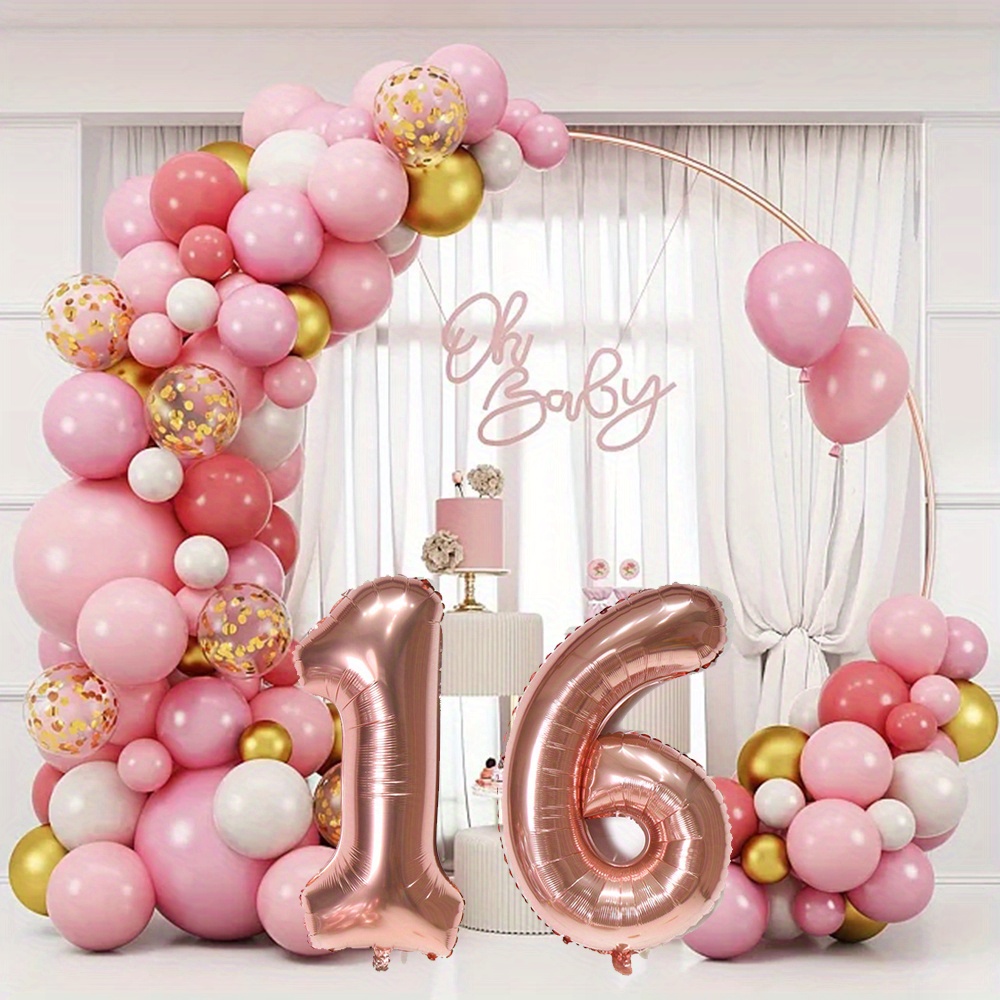 Numero 4 festa di compleanno di composizione con palloncini e