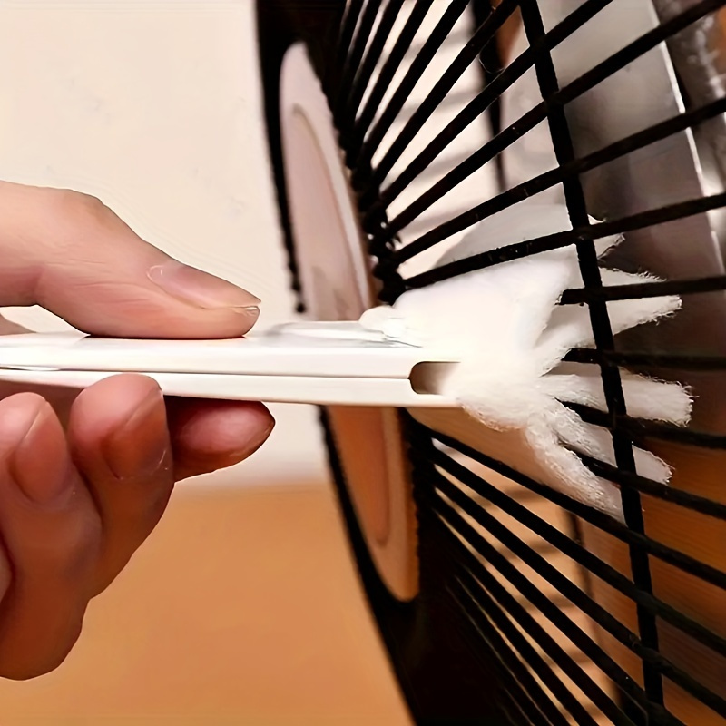 

Multi-functional Fan Cleaning Brush: Soft Plastic Keyboard Aperture Brush For Effortless And Effective Cleaning - Ideal For Home, Dorm, And Office Use