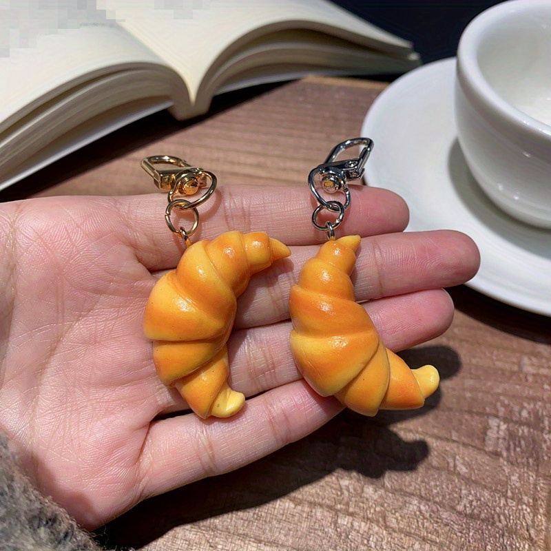 

Creative Croissant Keychain - Realistic Food Model Pendant For Men, Fashionable Plastic Accessory