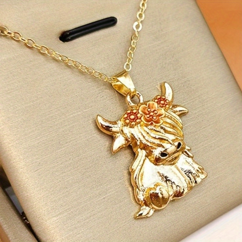Elegant Highland Cow Pendant Necklace, Charming Cartoon Design