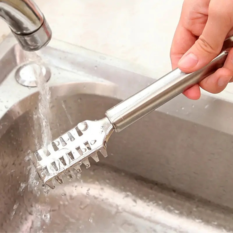 Stainless Steel Fish Scale Scraper with Sawtooth Edge, Efficient and Quick Fish Cleaning Tool - Perfect for Kitchen Use