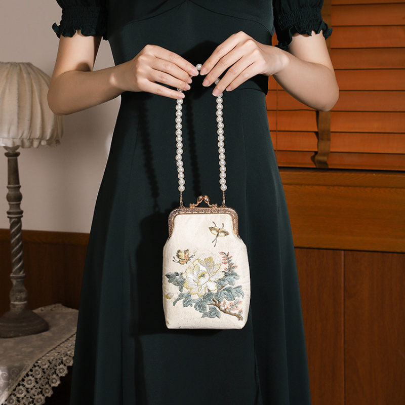 

Ancient Style Cheongsam Banquet Bag, Vintage Embroidery Flower Clutch Purse, Elegant Faux Pearl Chain Handbag For Women