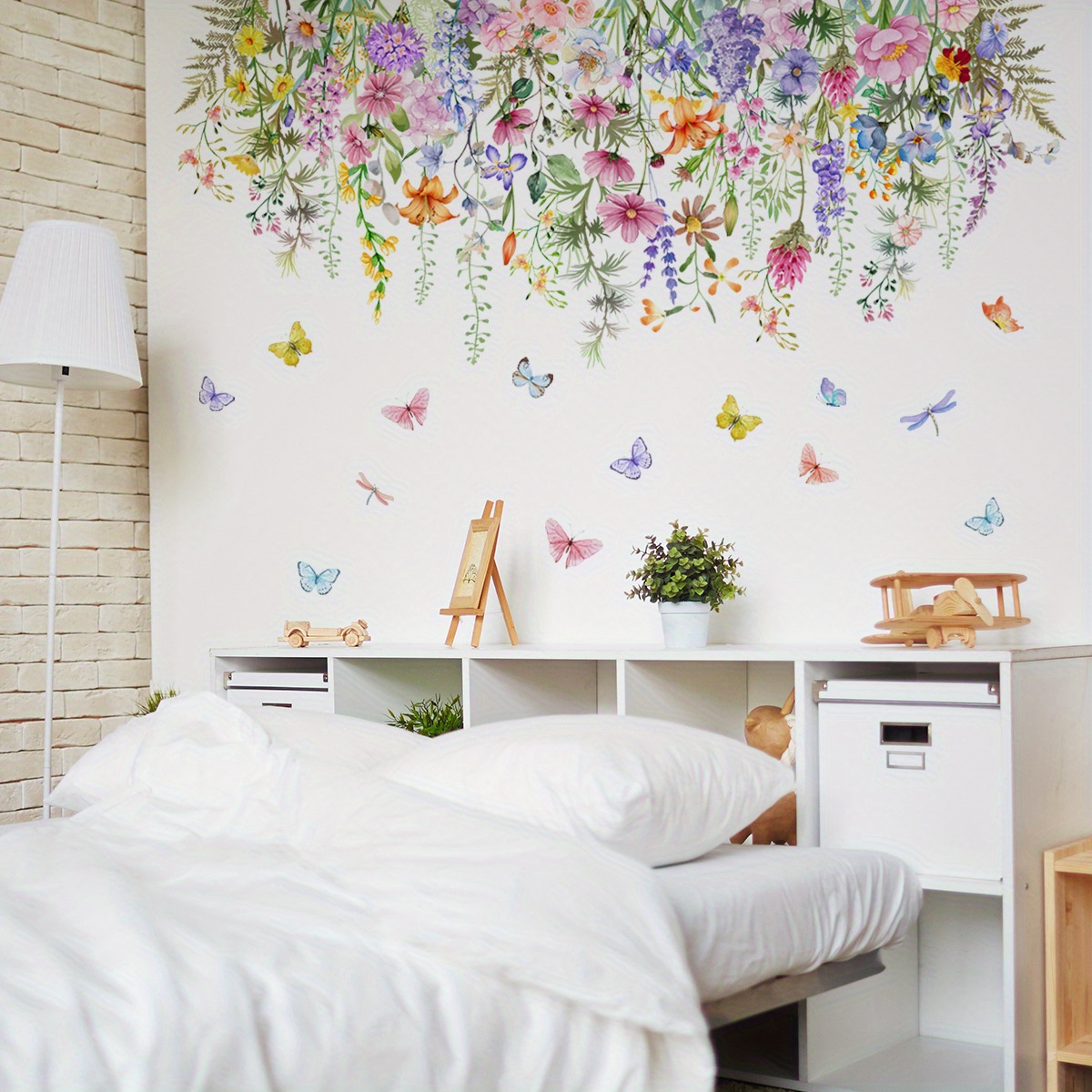 

Wild Flowers Butterfly Wall Sticker, Self-adhesive Skirting Line Sticker, Living Room Sofa Background Bedroom Diy Wall Decals, Office Home Decoration