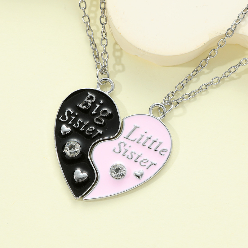 

2pcs/set Love Heart Splicing Pendant Necklaces Black/pinkish Alloy Clavicle Necklaces Simple Style Neck Jewelry For Sisters