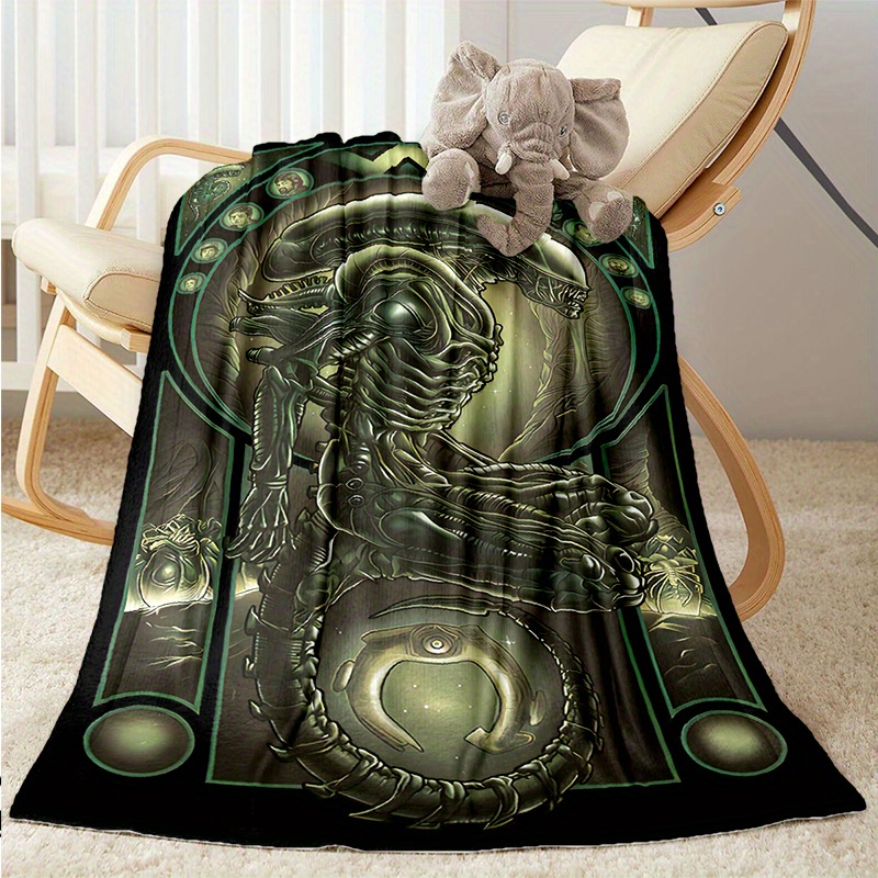 

1pc Mysterious Alien Flannel Blanket For All Season, Cozy Warm Soft Blanket For Travelling