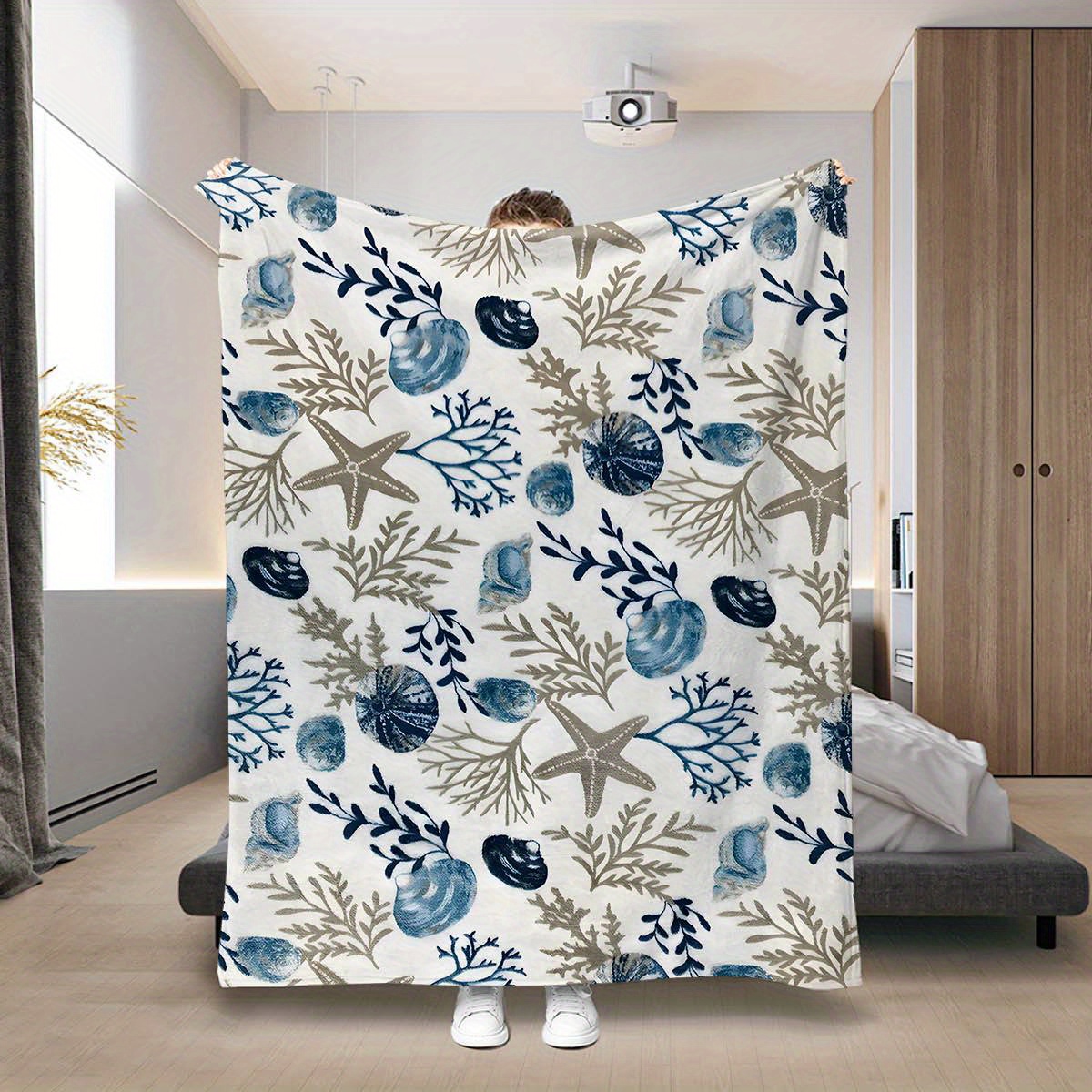 

1pc Coastal Marine Life - A Soft Plush Blanket, Flannel Blanket For All Seasons, A Versatile Gift Blanket