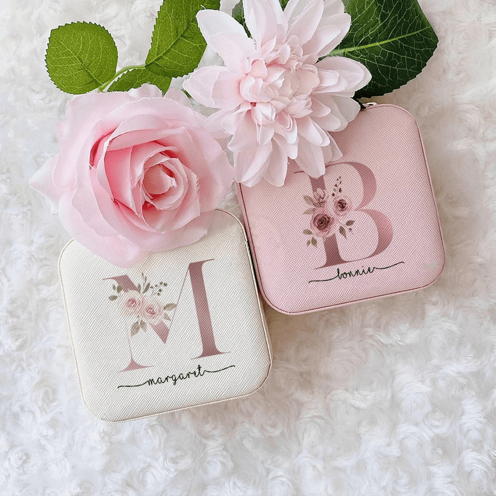 

1pc Customized Birthday Flower Jewelry Box, Valentine's Day, Leather Jewelry Travel Storage Package Box, Mom Gift Display Box, Personalized Gift For Bridesmaid