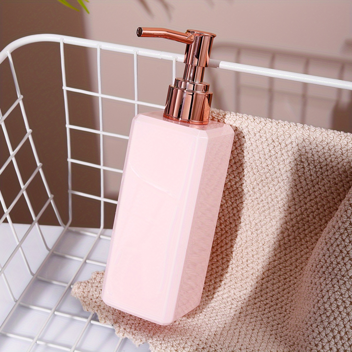 

1pc Elegant Pink 250ml Square Soap Dispenser With Copper Pump - Fragrance-free, Plastic, Ideal For Countertops