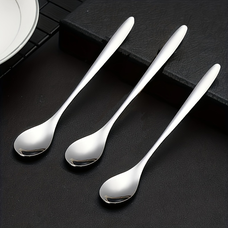 

A Set Of 6 Small Stainless Steel Spoons For Desserts, Ideal For Creative Dessert Presentations At Family Gatherings, Parties, Or Weddings.