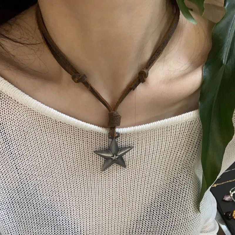 

1pc Retro And Fashion Star Pendant Necklace, For Birthdays, Anniversaries, And Graduation Christmas Gifts