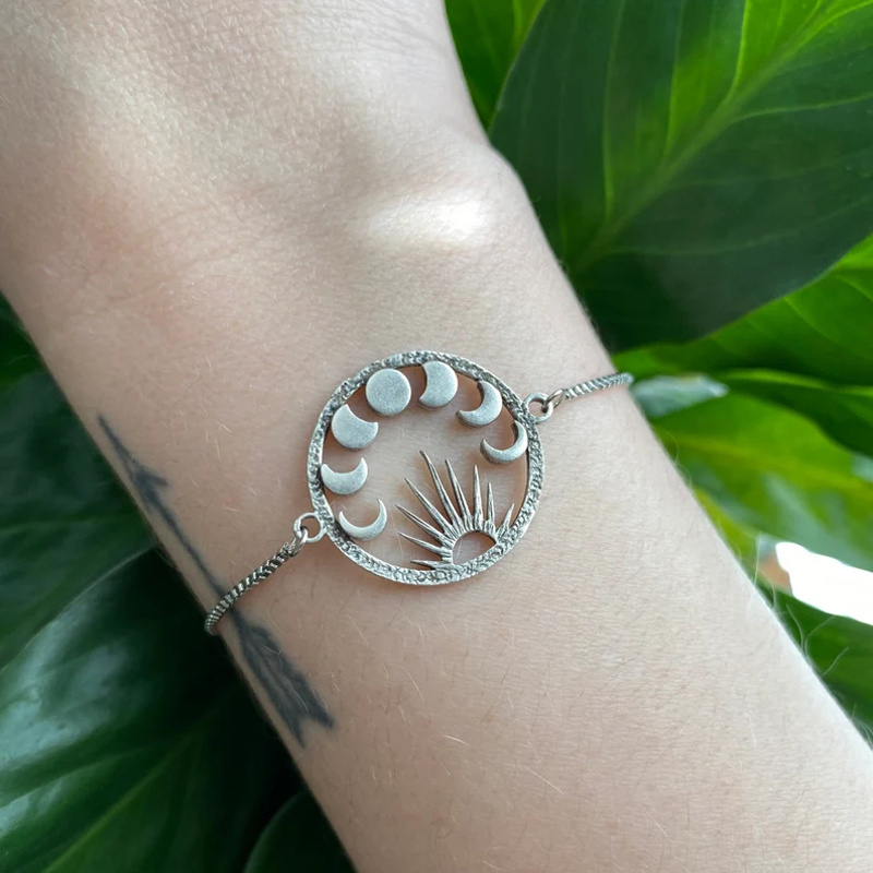 

1pc Adjustable Phases Bracelet, Bohemian Style Celestial Jewelry, Silvery, Hand Accessory, Ideal Holiday Gift