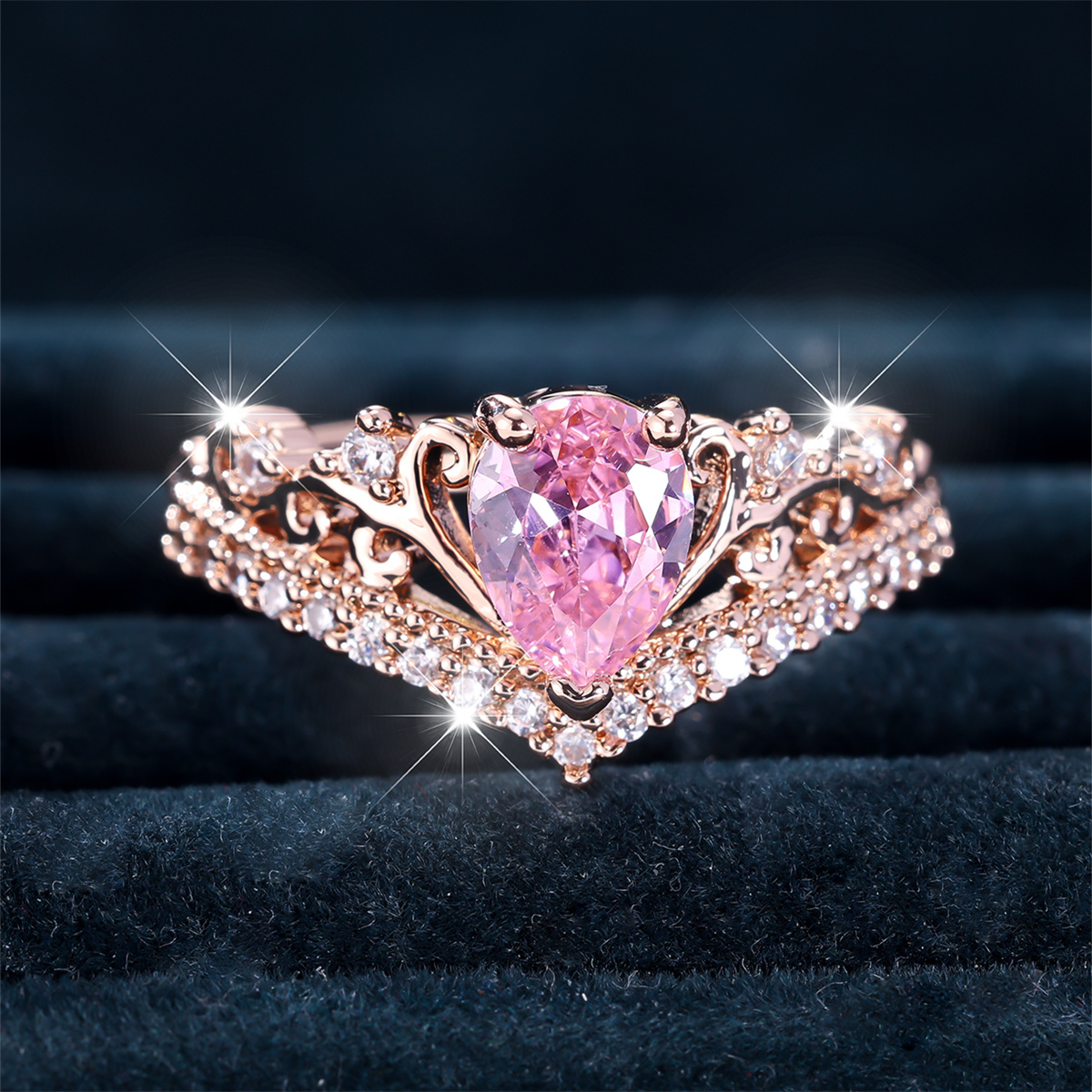 

Inlaid Pink Color Zircon Crown Ring Elegant Luxury Copper Finger Ring Jewelry Decoration