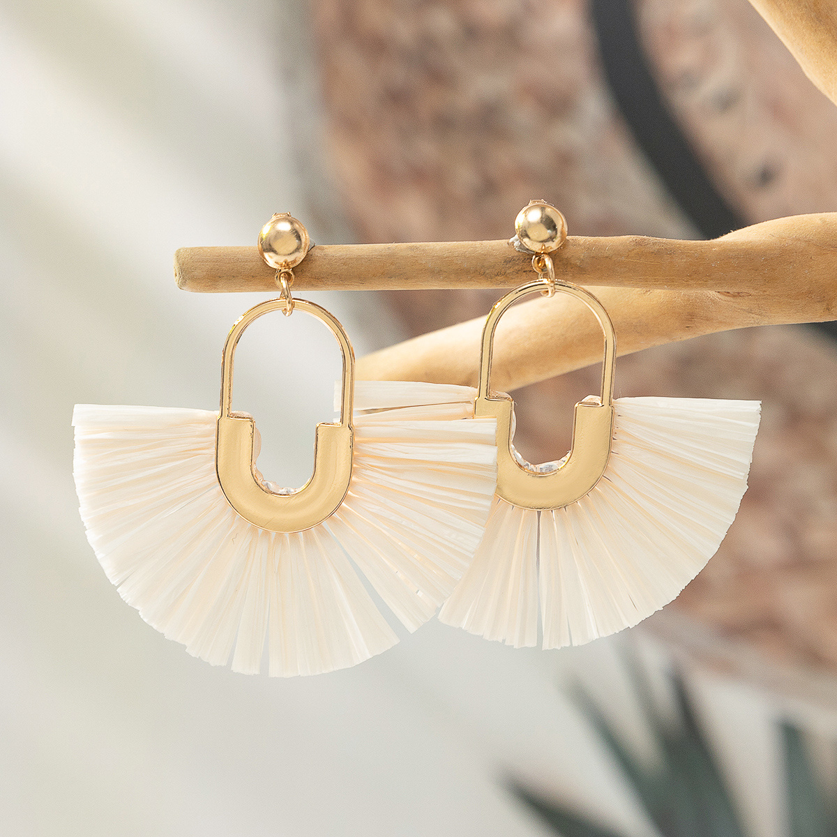 1 Pair Bohemian Rattan Woven Raffia Grass Tassel Earrings, Hoop Triangular Geometric Hollow Ear Drops