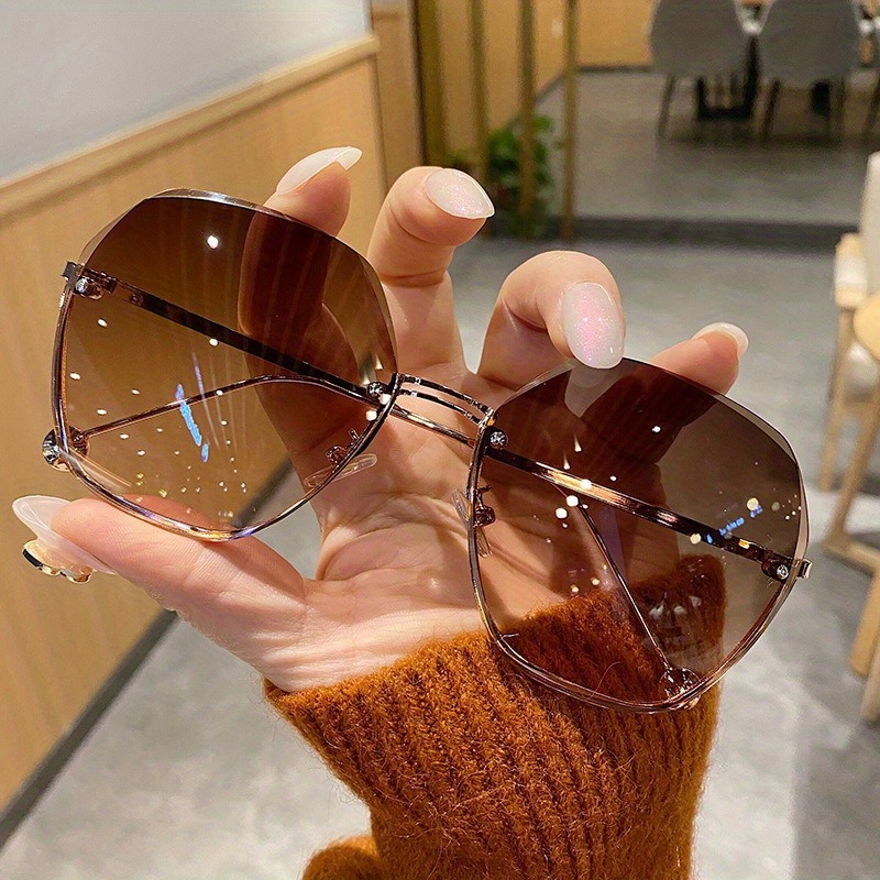 

Large Rimless Glasses For Women Gradient Lens Fashion Retro Sun Shades For Vacation Beach Party