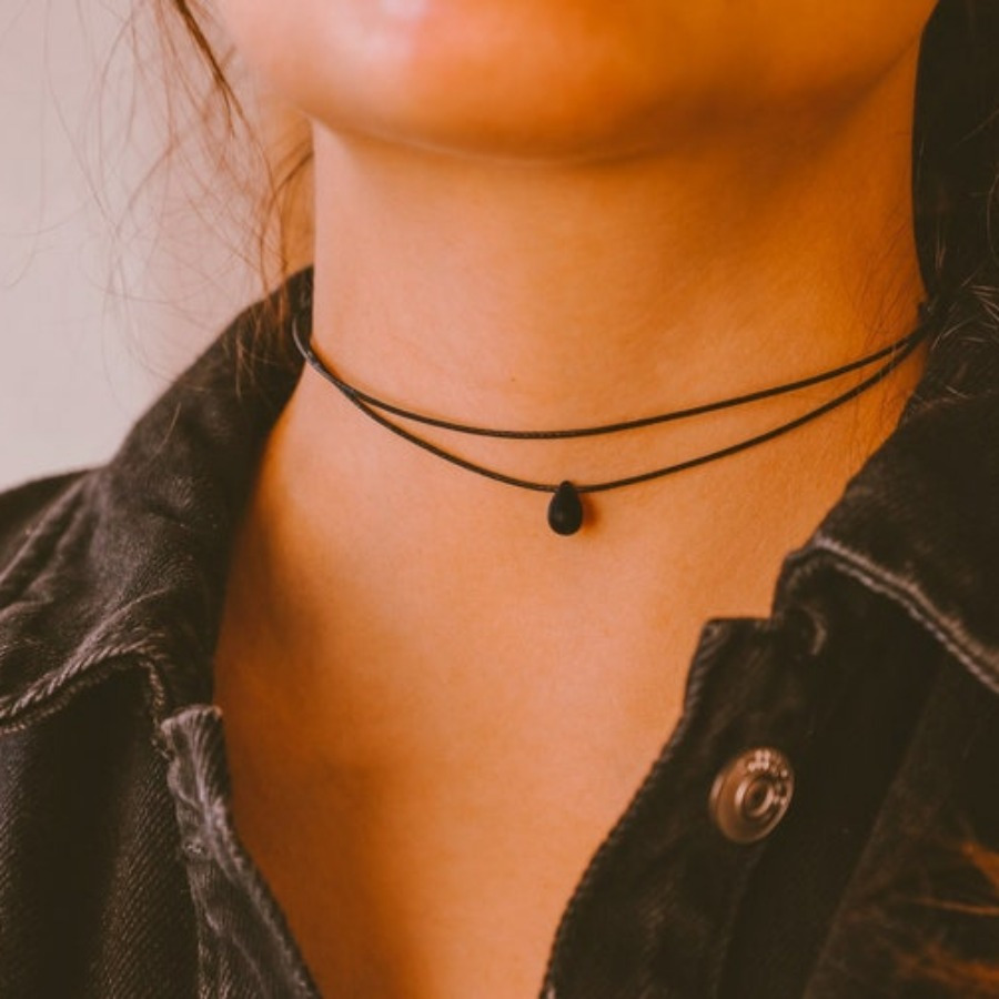 TEMU Boho Chic Double Layered Black Teardrop Necklace - Thin Cord Hippie Choker For Women, Minimalist Vintage Style, Casual Attire & Gifting, Necklaces, Choker