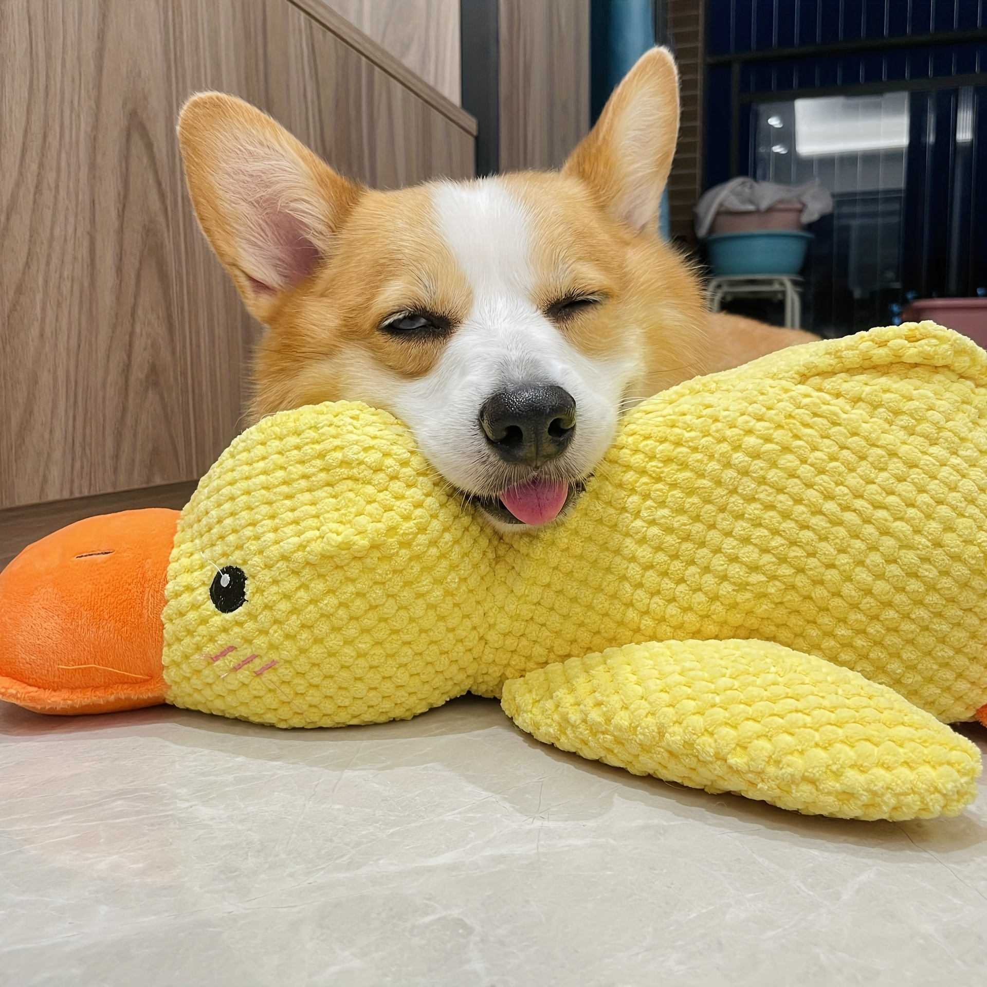 

1pc Large Duck Design Pet Grinding Teeth Squeaky Plush Toy, Durable Chew Toy For Dog Interactive Supply