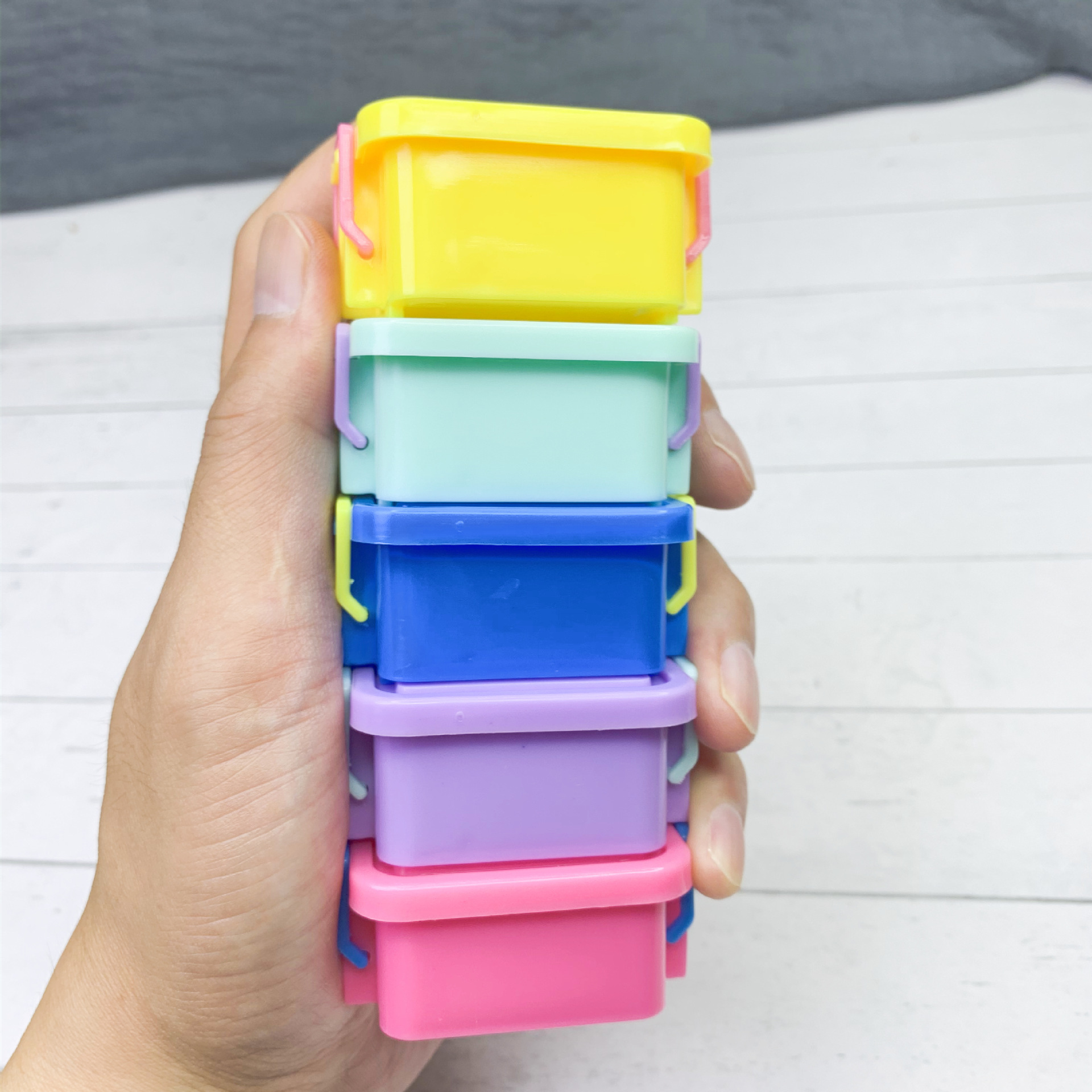 

5pcs Mixed Color Miniature Doll House Storage Boxes, Mini Cute Diy Plastic Box, Simulative Convenience Store Props