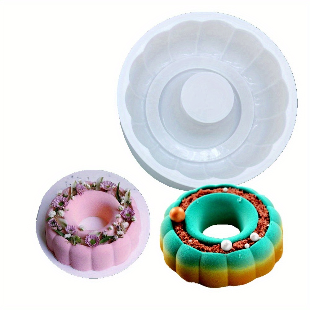 

1pc Fluted Tube Round Silicone Mousse Cake Mold, White Circular Flower Wreath Pastry Chiffon Cake Pattern Baking Mold
