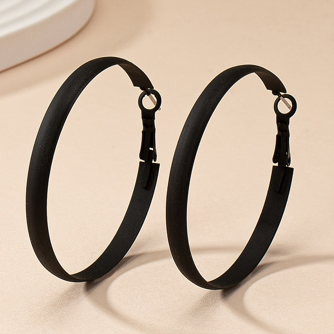 

Simple, Elegant, Exquisite Black Hoop Earrings Vintage Gothic Style Unique Statement Female Ear Decor Alloy Jewelry Party Daily Wear