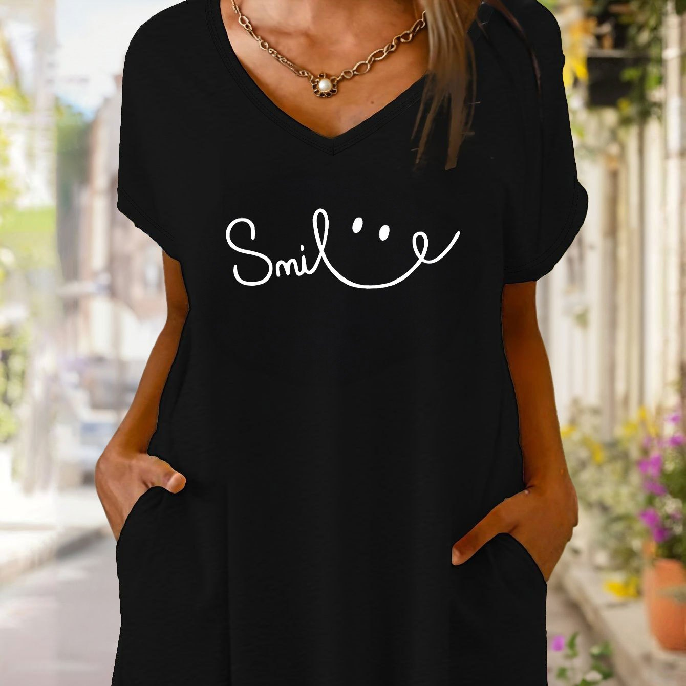 

Smile Print T-shirt Dress, Short Sleeve V Neck Double Pockets Casual Dress For Summer & Spring, Women's Clothing