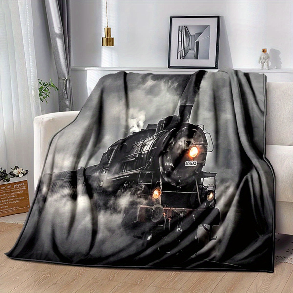 

1pc Cozy Retro Steam Train Printed Blanket - Lightweight Flannel Throw For Sofa, Bed, Travel, Camping, Living Room, Couch, Digital Printing Fleece Blanket, Gifts For Family