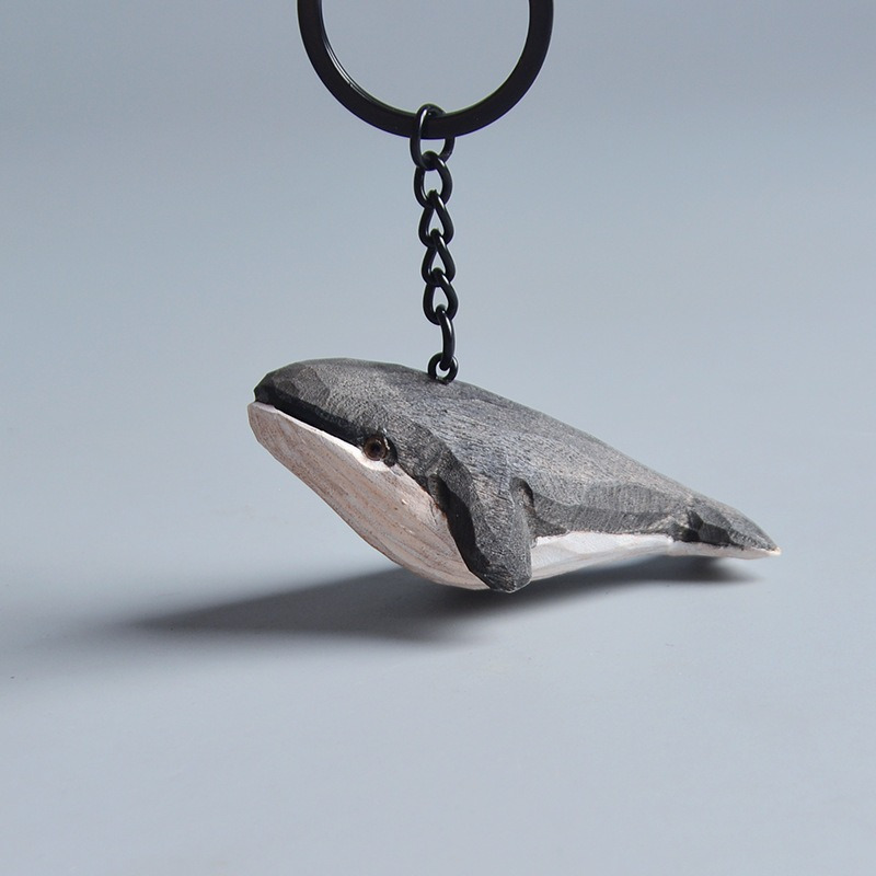

1pc Wooden Striped Whale Keychain For Men, Wooden Handicraft, Backpack Pendant Decoration