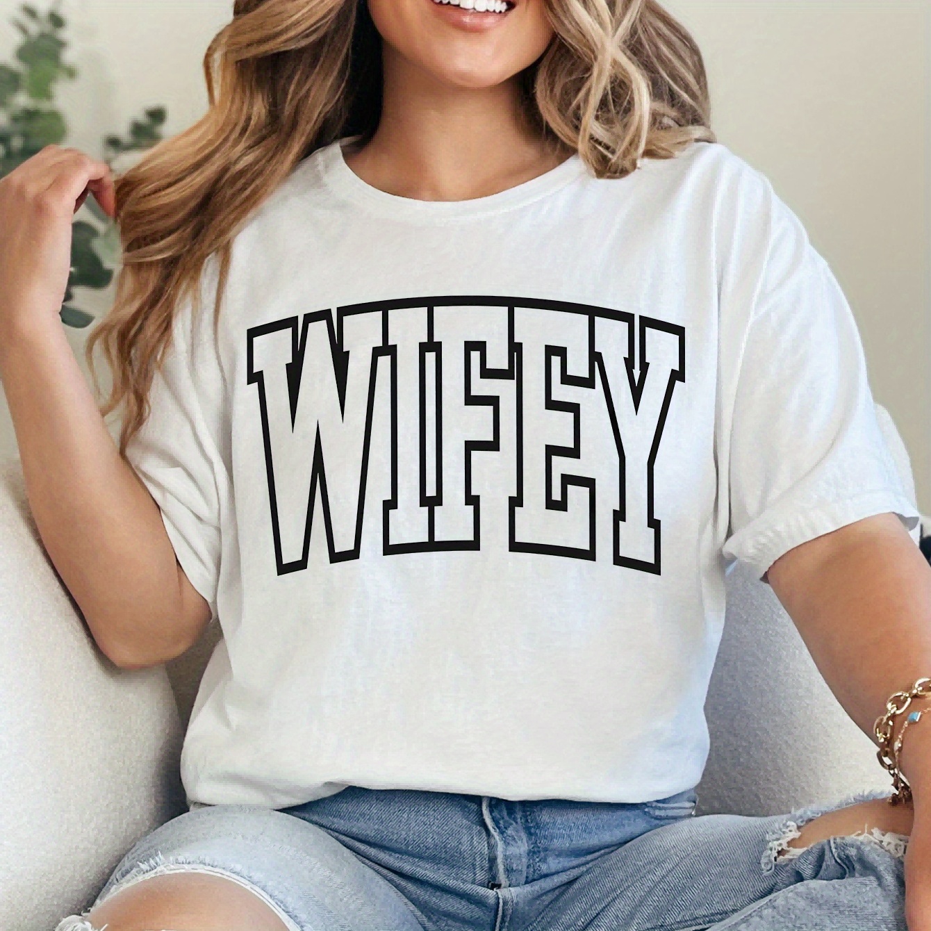 

Wifey Print Crew Neck T-shirt, Casual Short Sleeve Top For Spring & Summer, Women's Clothing