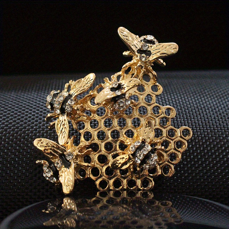 

Luxury Gold Color Bees Hive Brooch Painted Hollow Enamel Corsage Fashion Cute Insect Pin Exquisite Lady Rhinestone Accessories Sweater Scarf Buckles