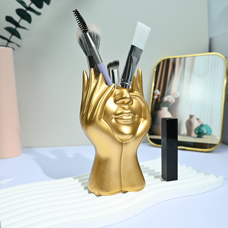 

1pc, Luxurious Nordic Golden Decorative Storage Holder, Creative Face Design Makeup Tool Organizer For Brushes And Eyebrow Pencils, Multipurpose Bedroom Living Room Office Guesthouse Hotel Decor Vase