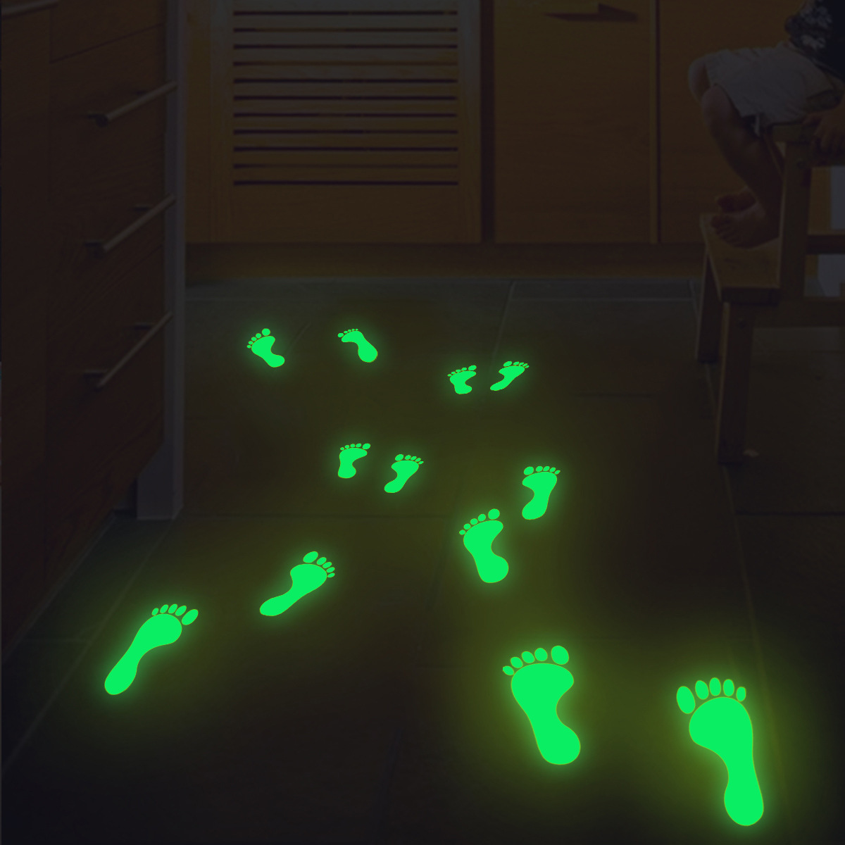 

18pcs Glow In The Dark Footprint Stickers - Luminous Plastic Wall Decals For Bedroom, Kindergarten, Amusement Park - Eclectic Style Funny Footprint Decor For Kids