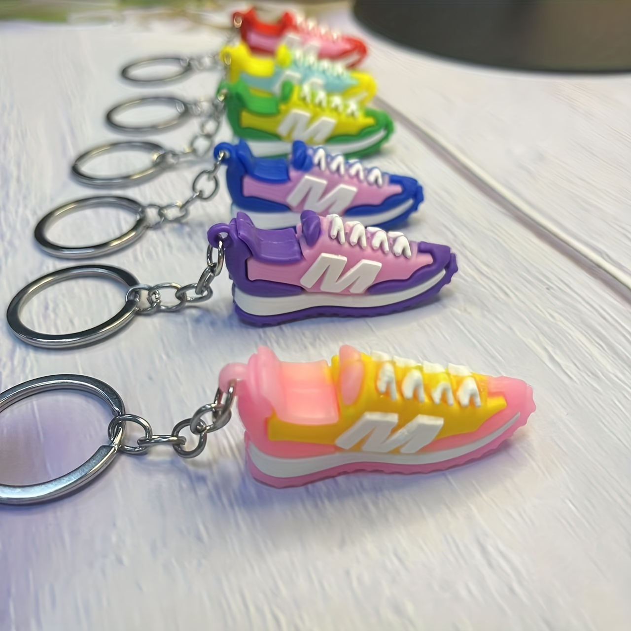 

6pcs Shoe Keychains For Men, Mini Cute Cool Sneaker Keychain For Men, Favors Collectible For Sneaker Fans