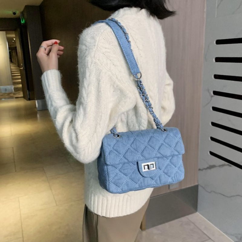

Elegant Fashion Denim Shoulder Bag For Women, Chic Quilted Crossbody With Chain Strap, Versatile Casual Texture