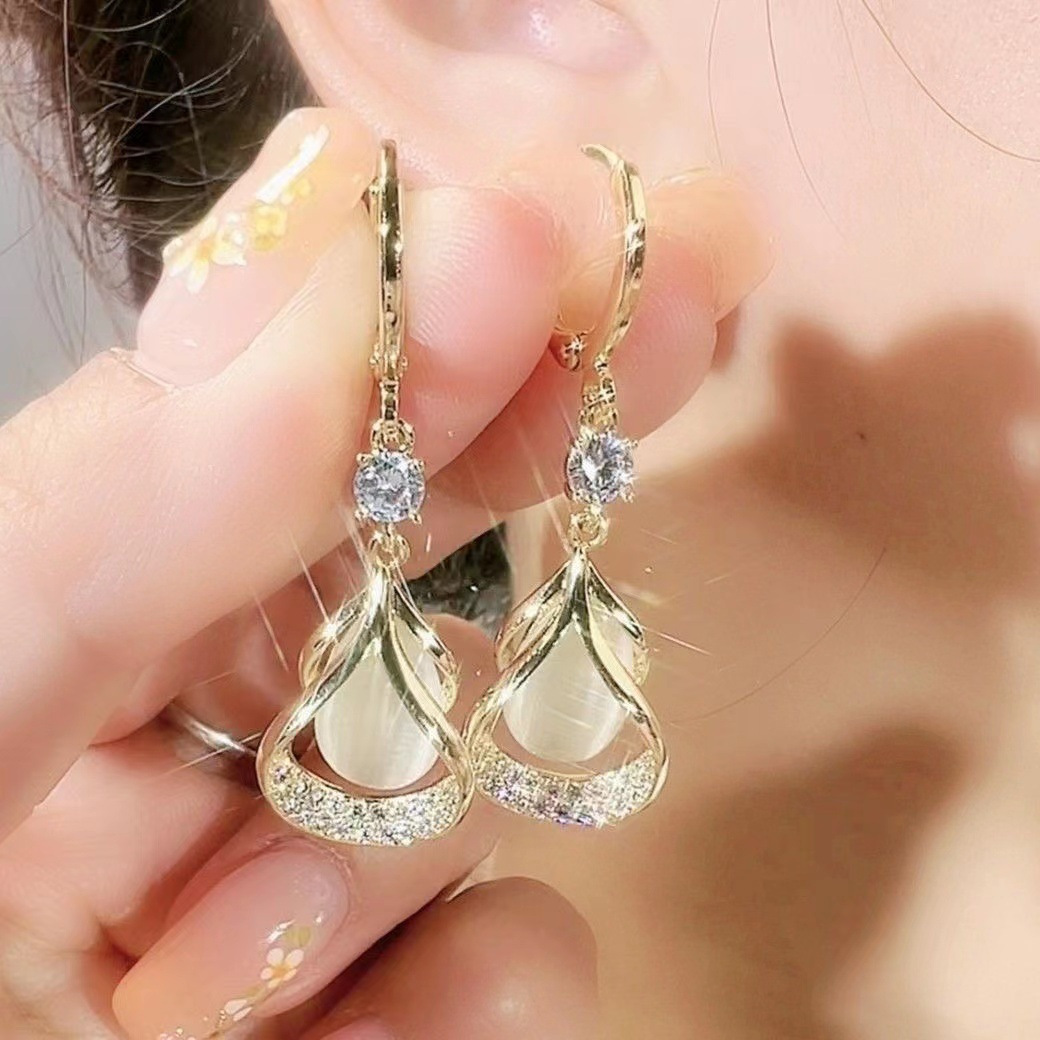 

Elegant Teardrop Earrings, High-end Dangle Earrings, Small Luxury Face-slimming Jewelry, Graceful Style Accessory