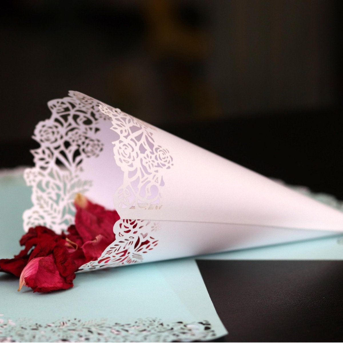 

20 Pcs Wedding Confetti Cones: White Paper With Hollow Print For , Small Bouquets, And Decorations