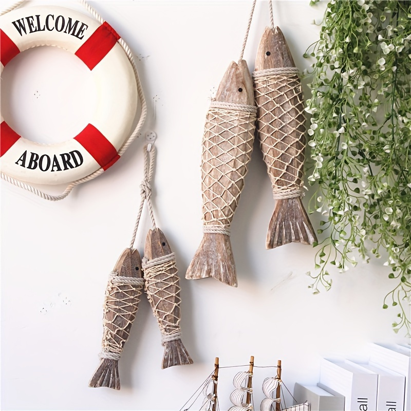 

2pcs Rustic Wooden Fishing Decor, Hand-carved Fish Duo With Rope, Vintage Nautical Wall Hanging, Coastal Marine-themed Decoration, Photography Props