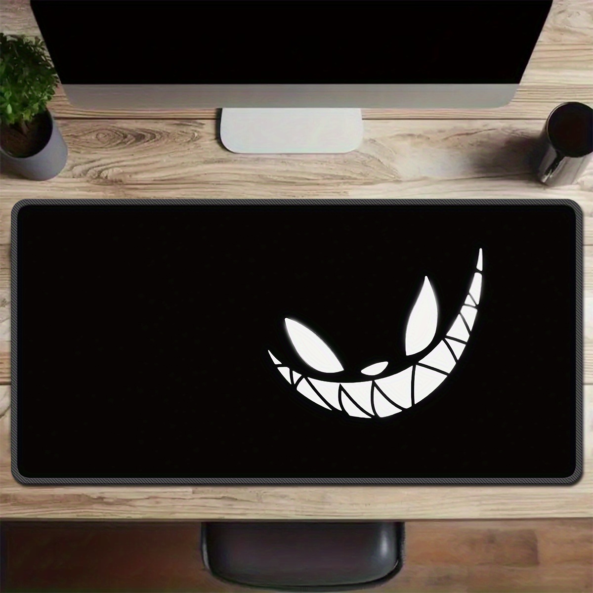 

Black Horror Happy Face Mouse Pad, Cartoon Anime Washable Non-slip Rubber Desk Keyboard Pad, Premium Rectangle Mat Laptop Pad, Thick Computer Desk Protector Magic Christmas Gift Valentine's Day Gift