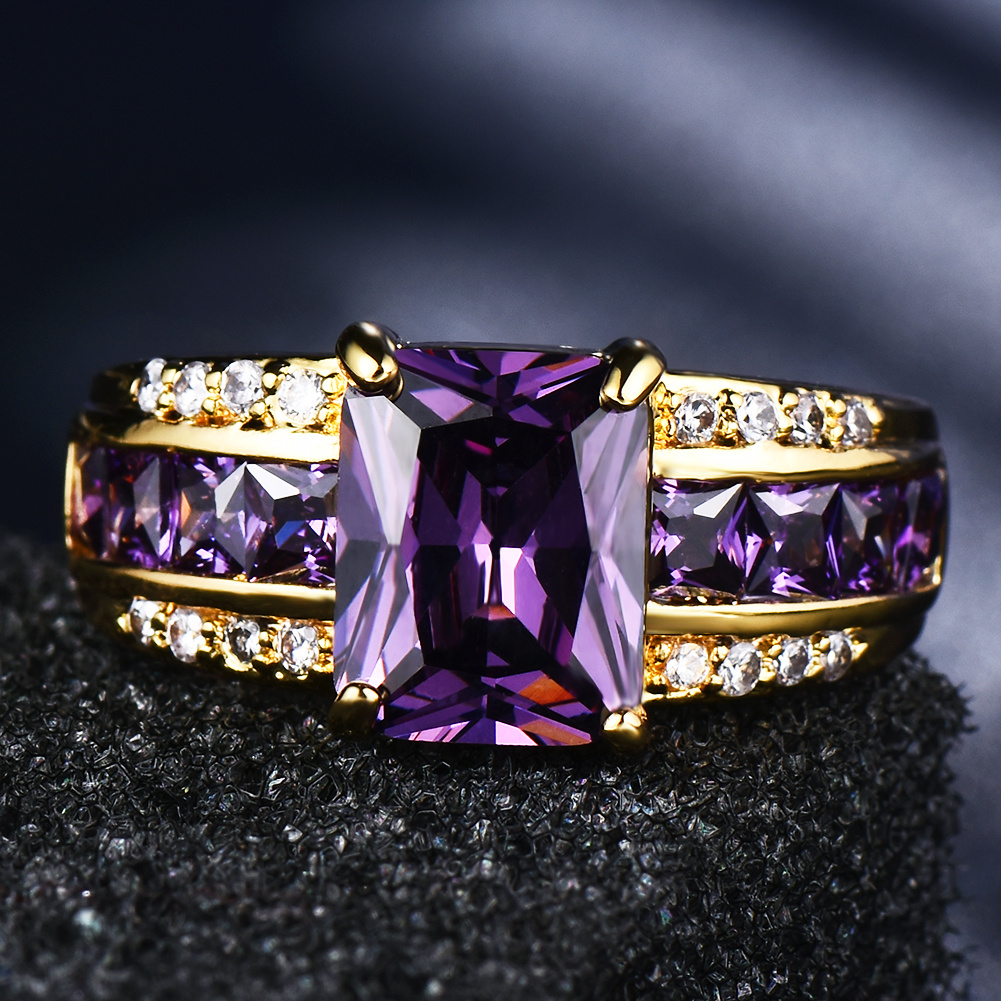 E-shop Modischer, exquisiter, rechteckiger Ring mit lila Edelstein, goldener Farbe, Verlobungsring, Prinzessin, Liebe, synthetischer Zirkonring,