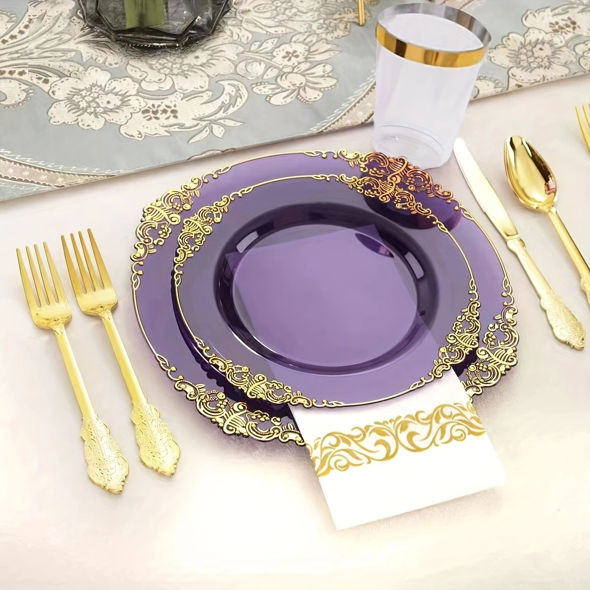 golden border embossed high end tableware set details 2
