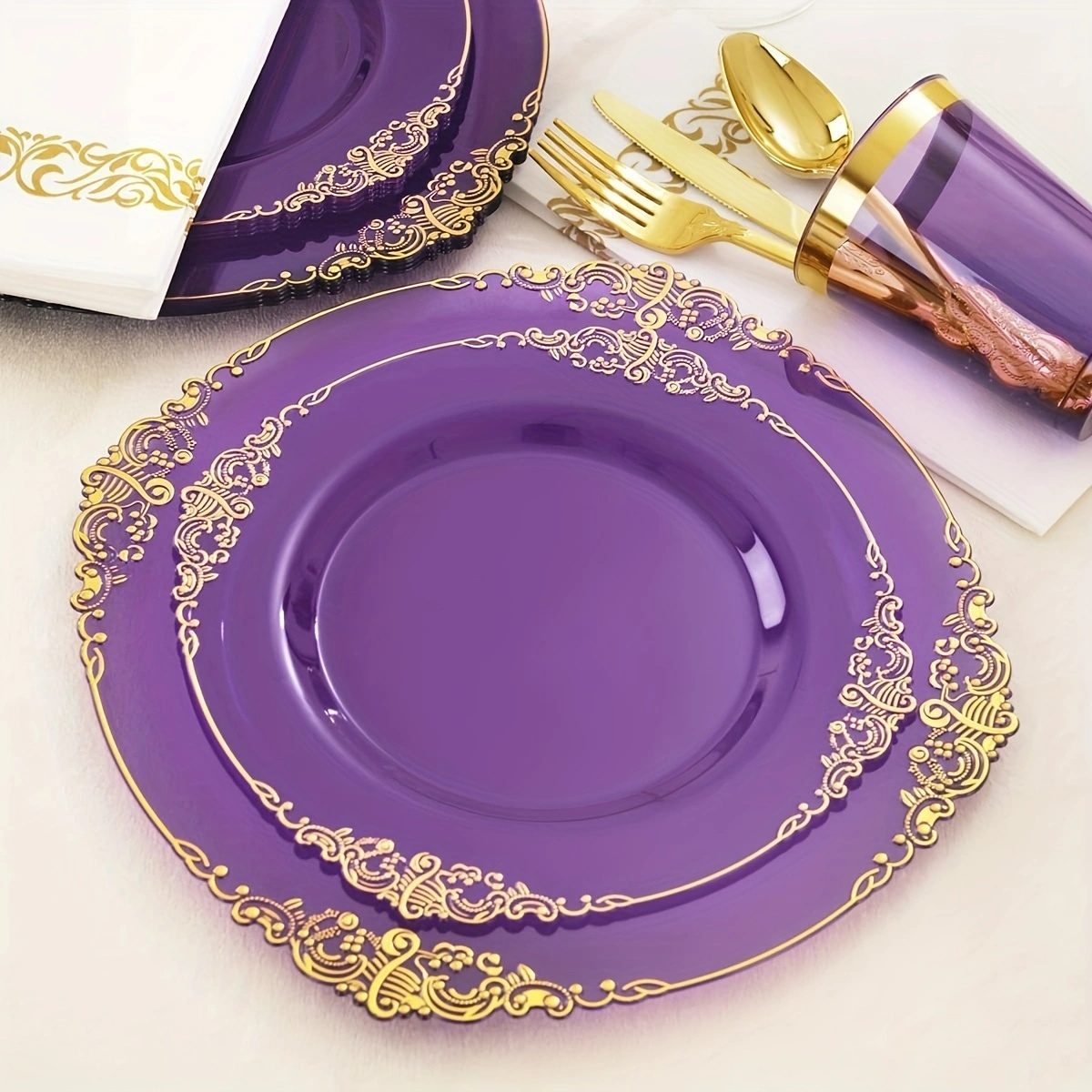 golden border embossed high end tableware set details 3